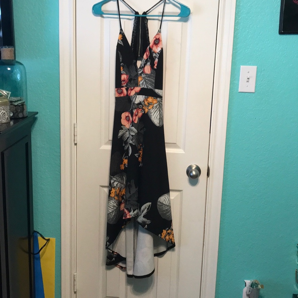 Charlotte Russe stretchy floral dress - Picture 3 of 3
